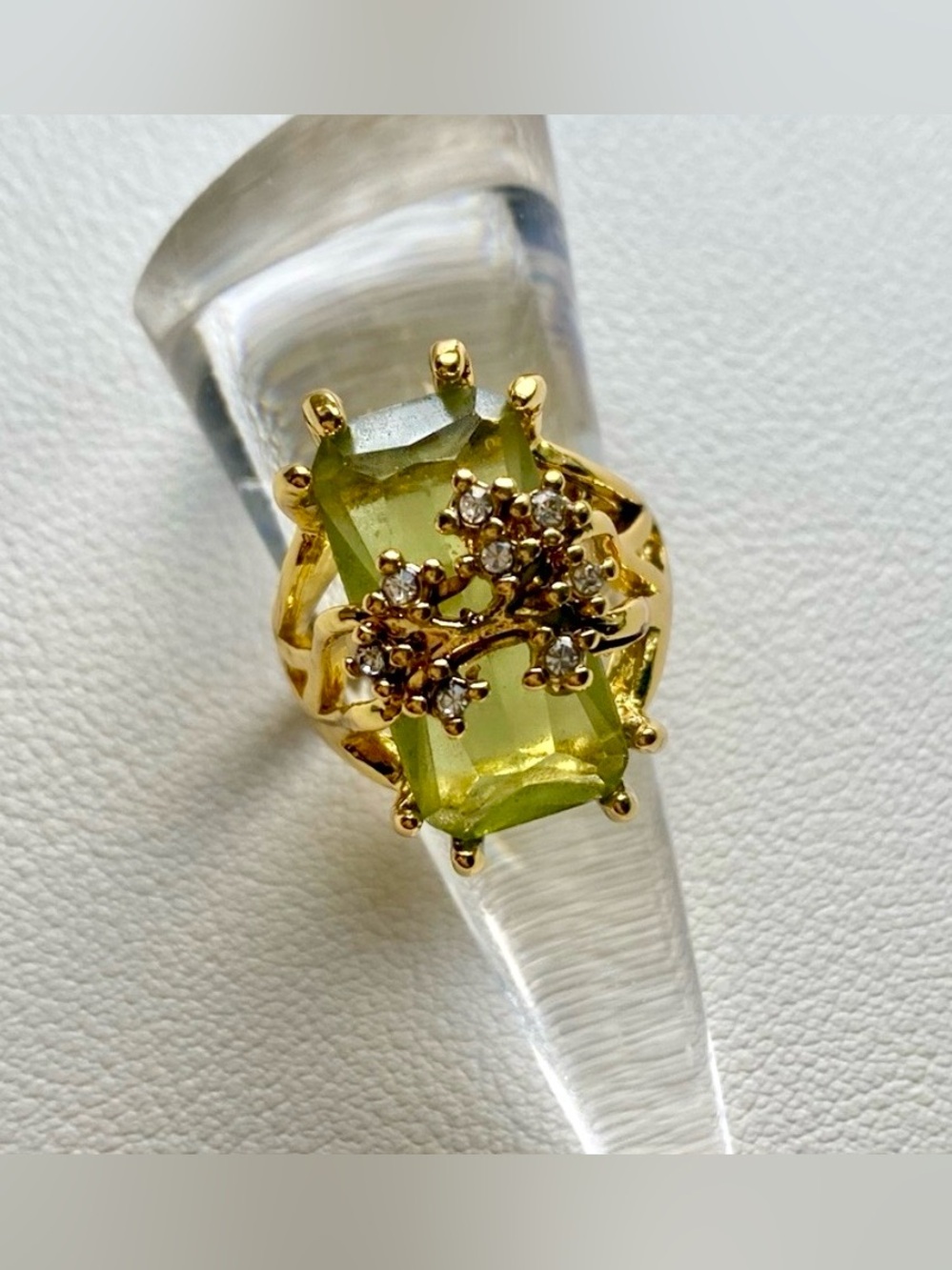 Cocktail ring gold plated with flowers